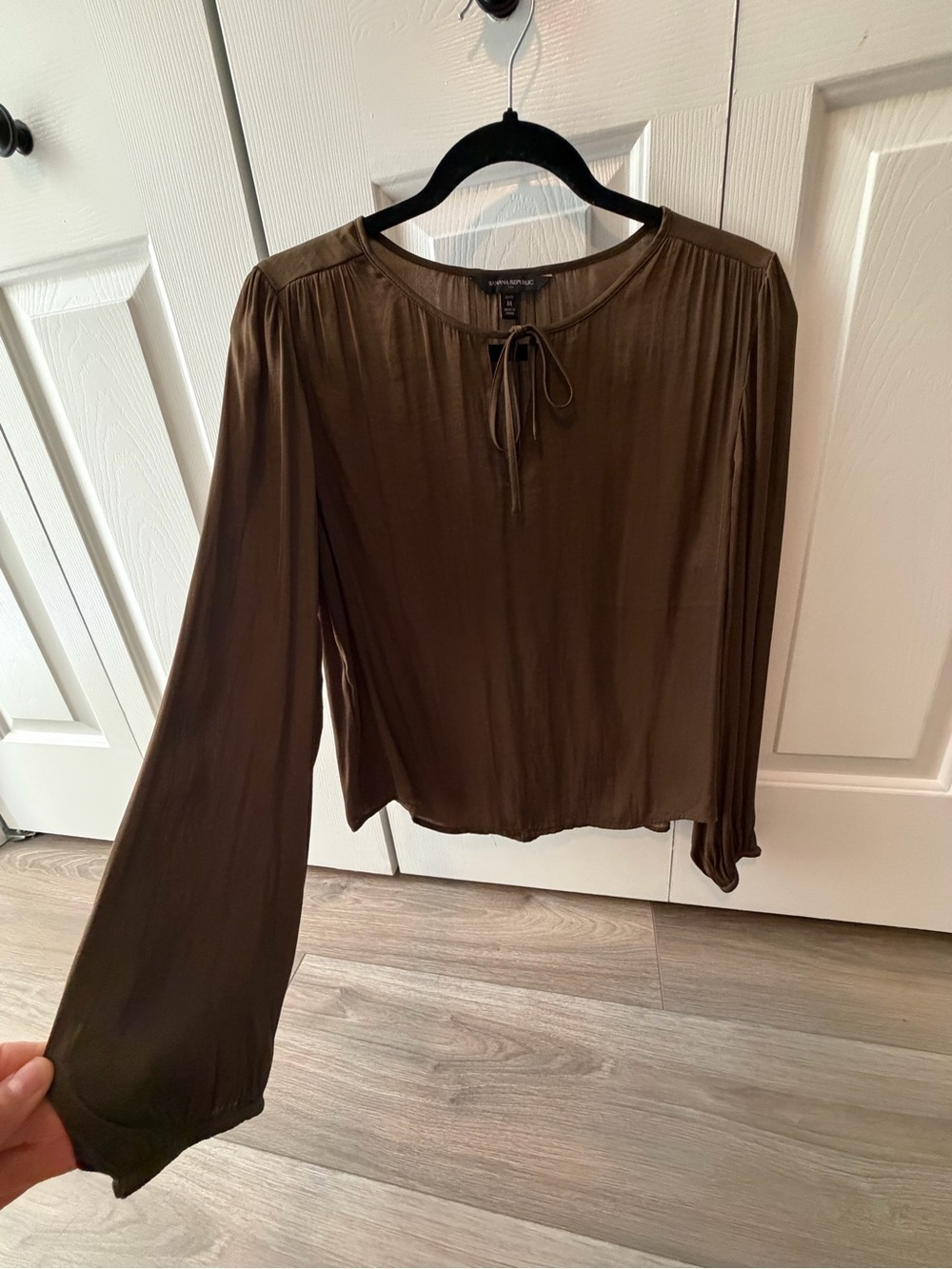 Beautiful Express Olive Brown Silky Smooth Long-Sleeve Tie-Neck Blouse - M